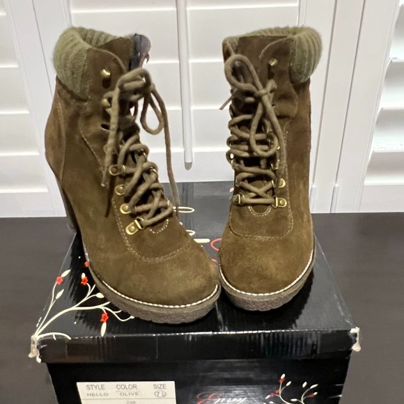 Envy Hello Lace up Suede two tone sweater collar Olive Bootie - Size 7.5 - Picture 2 of 12